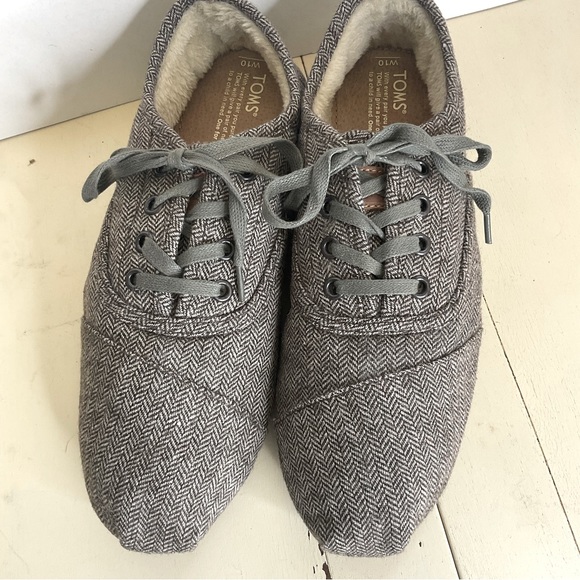 Toms Shoes - Toms Women's Cordone Brown Tweed Upper Sneakers Lace up Fur Inside